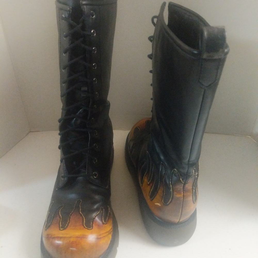 Boots Women's Size 10.5 US Lace Up Flame Sunburst Halloween - Picture 4 of 17